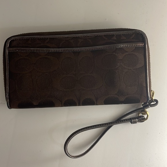 Coach wallet/wristlet - Picture 2 of 4